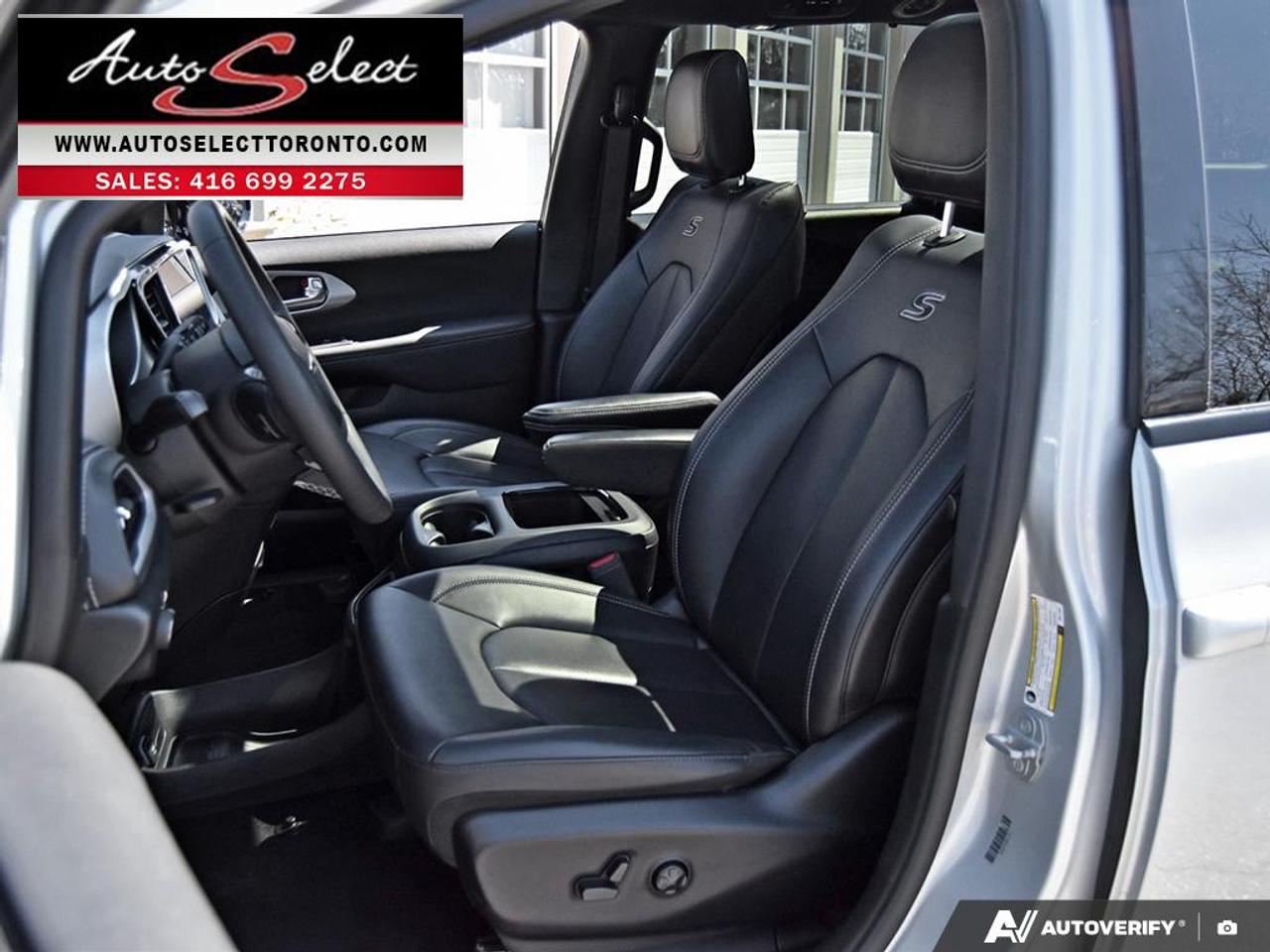 2024 Chrysler Pacifica Touring-L Sport "S" - Apple Carplay - Panoramic Sunroof Photo