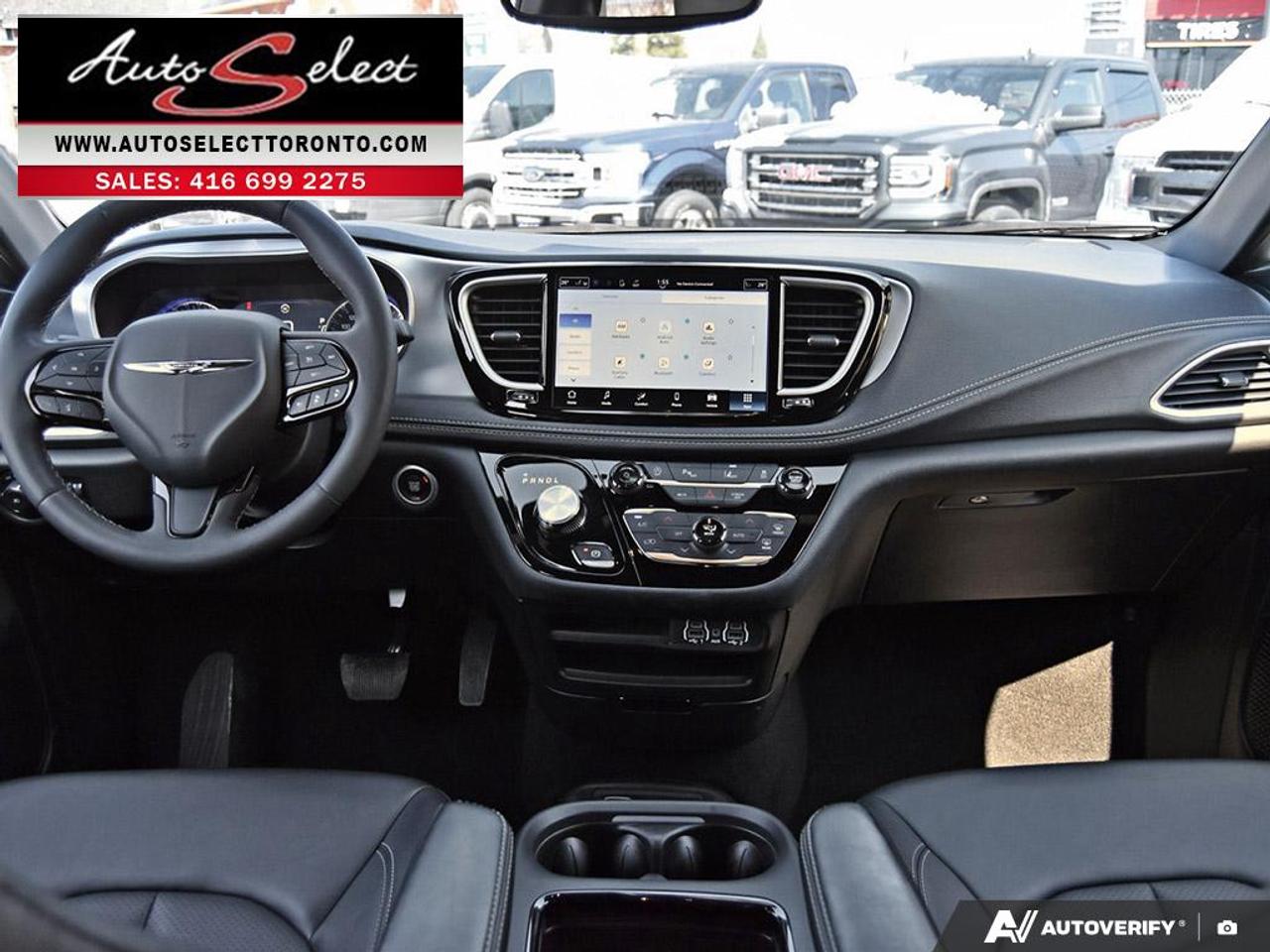 2024 Chrysler Pacifica Touring-L Sport "S" - Apple Carplay - Panoramic Sunroof Photo