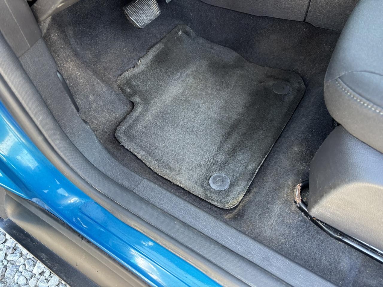 2015 Ford Focus SE *30 FORD DEALER SERVICE RECORDS* Photo