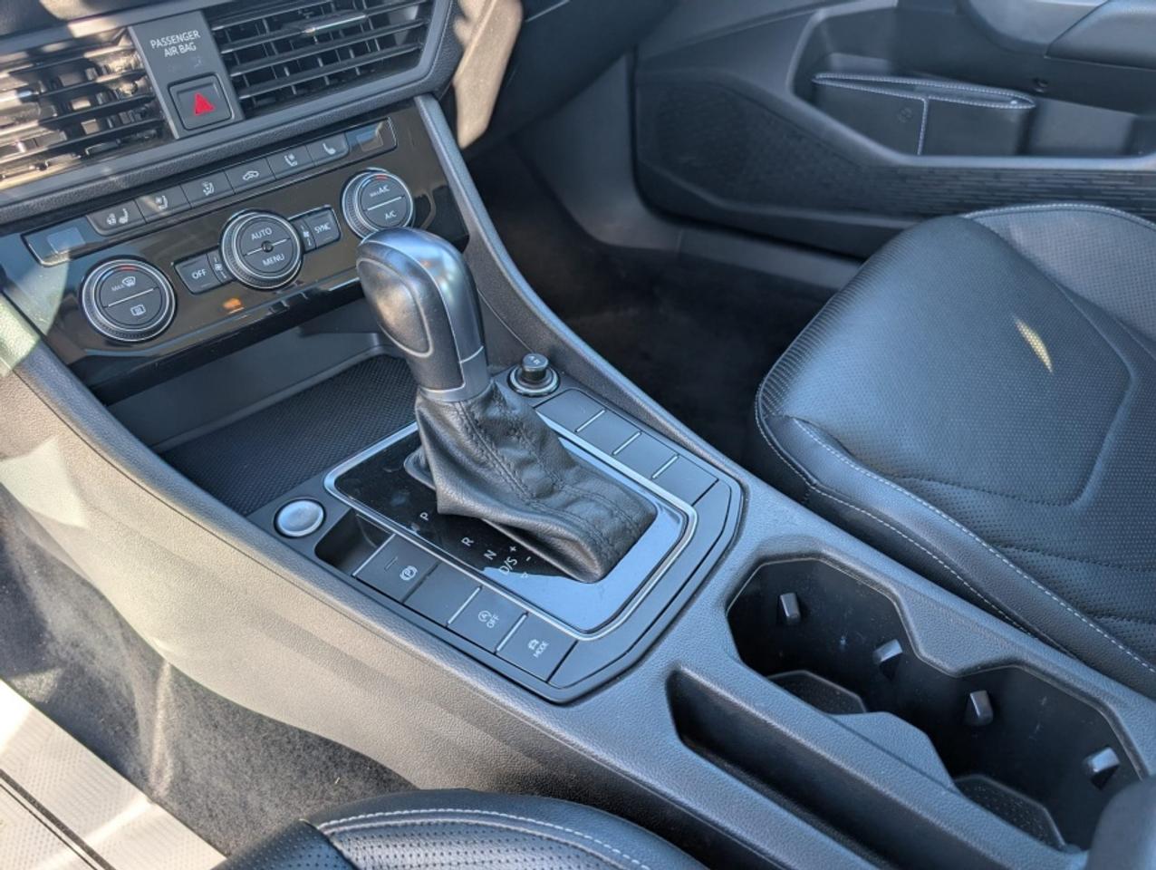 2019 Volkswagen Jetta * EXECLINE * NAVI * PANO ROOF Photo