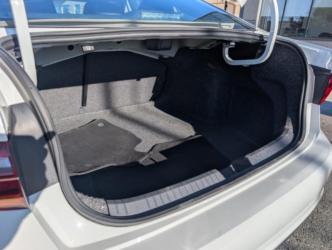 2019 Volkswagen Jetta * EXECLINE * NAVI * PANO ROOF - Photo #22
