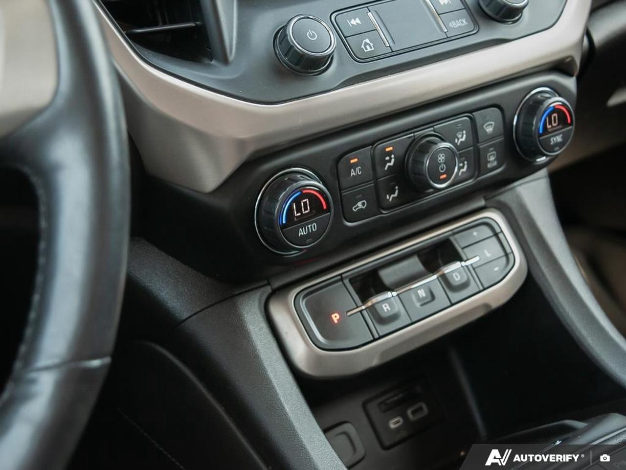 2021 GMC Acadia Denali Photo