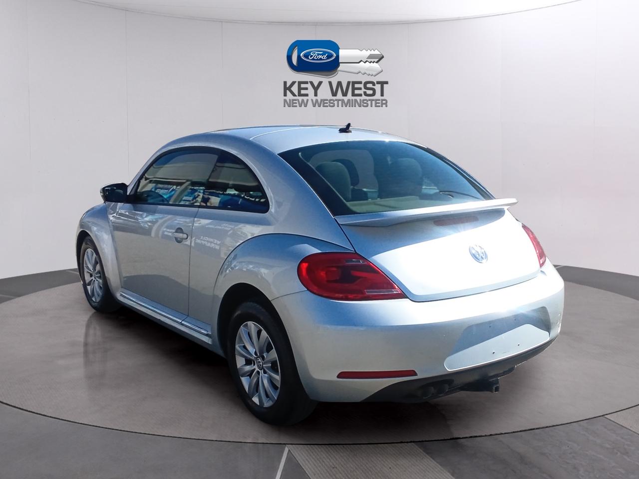 2012 Volkswagen Beetle COMFORTLINE Photo2