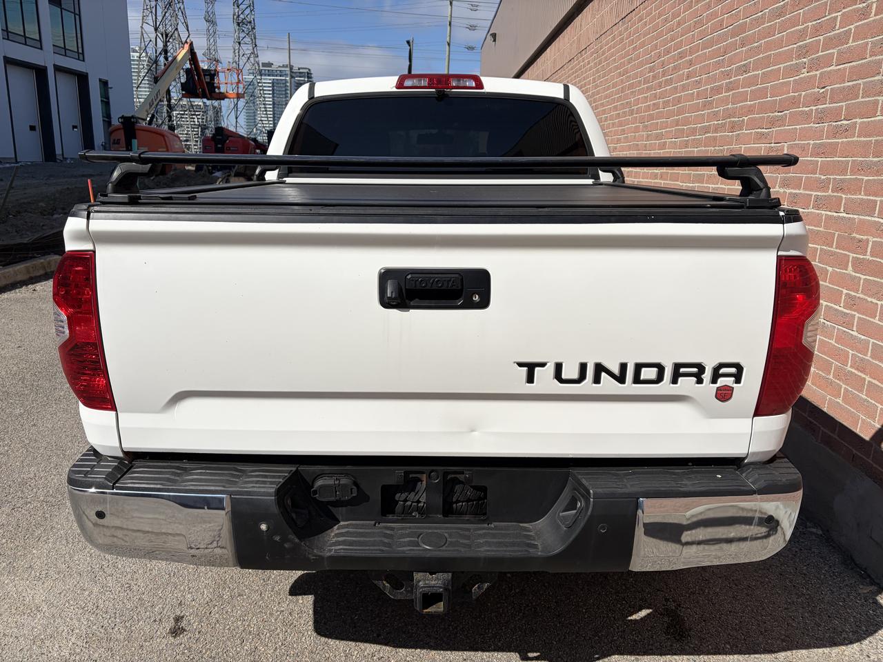 2016 Toyota Tundra SR5 Photo