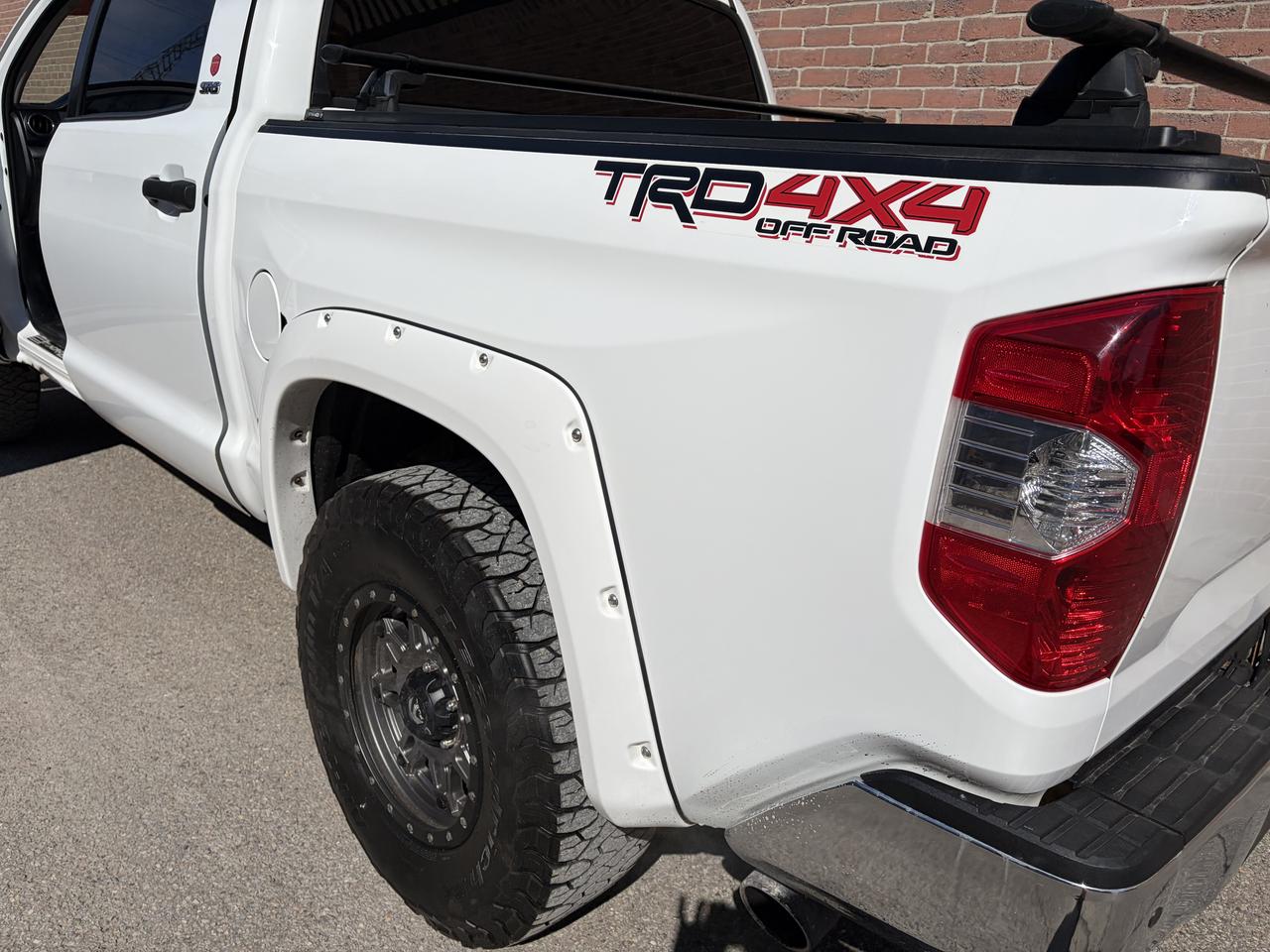 2016 Toyota Tundra SR5 Photo4