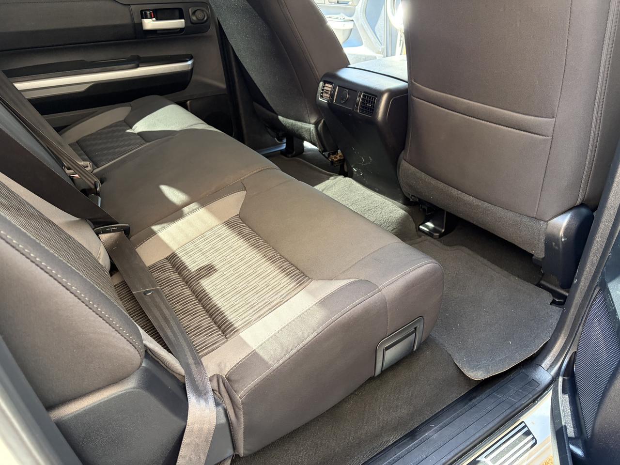 2016 Toyota Tundra SR5 Photo