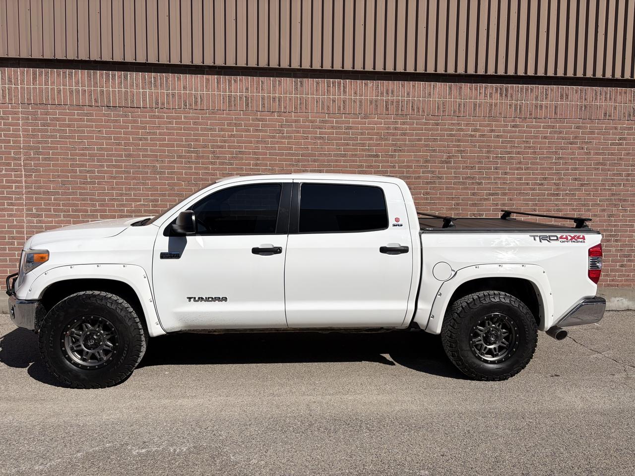 2016 Toyota Tundra SR5 Photo