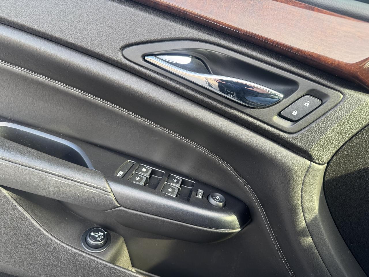 2015 Cadillac SRX Luxury Photo