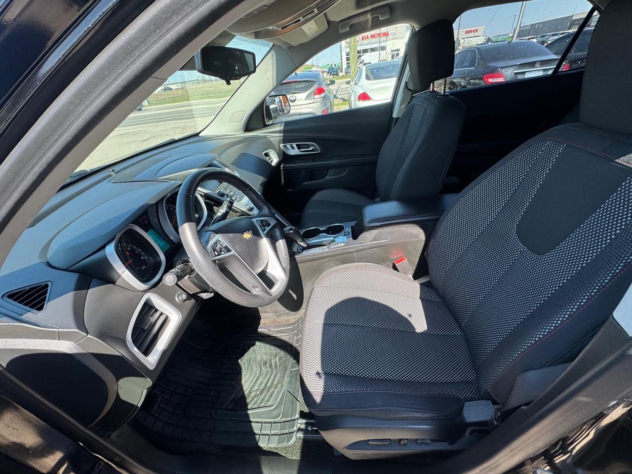 2017 Chevrolet Equinox LT, ONE OWNER, NO ACCIDENTS, CERTIFIED Photo