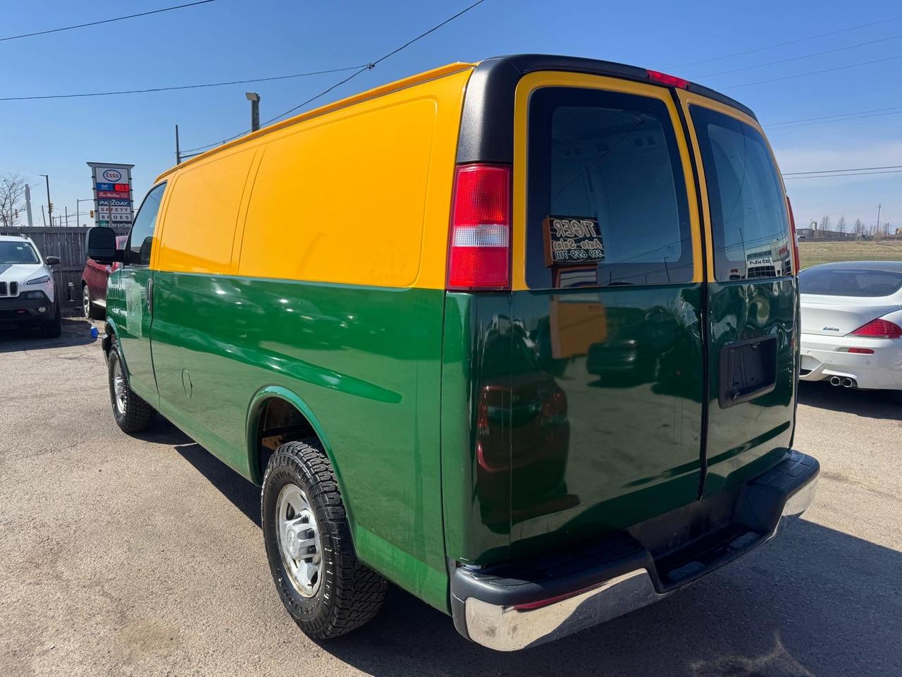 2019 Chevrolet Express Cargo Van V6, NEWER TIRES, RUNS GREAT, CERTIFIED Photo2