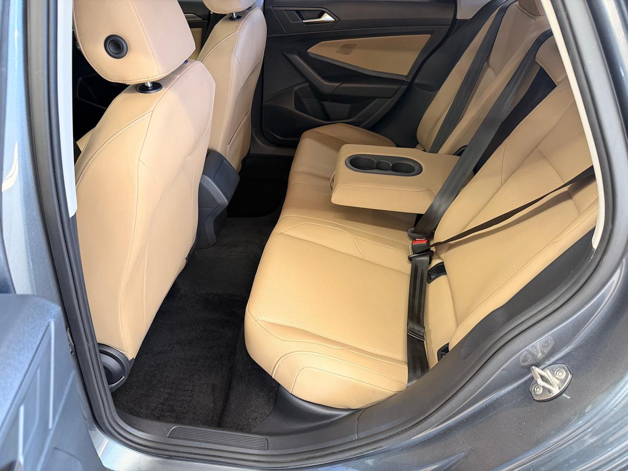 2019 Volkswagen Jetta Highline+Sunroof+New Tires+CLEAN CARFAX++ Photo25