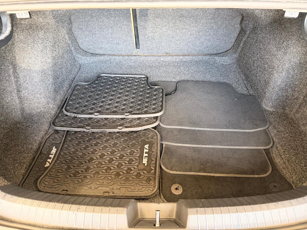2019 Volkswagen Jetta Highline+Sunroof+New Tires+CLEAN CARFAX++ Photo26