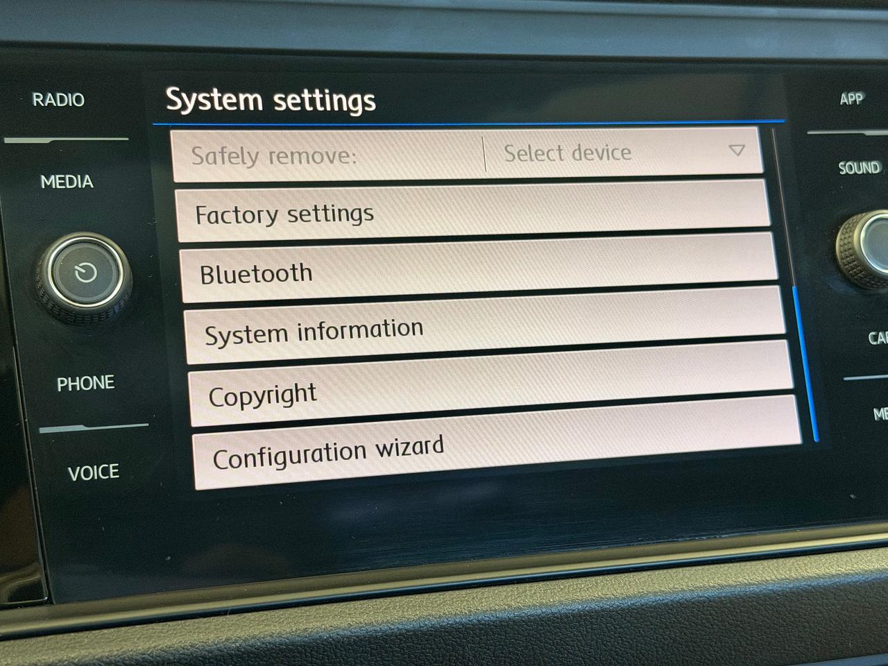 2019 Volkswagen Jetta Highline+Sunroof+New Tires+CLEAN CARFAX++ Photo103