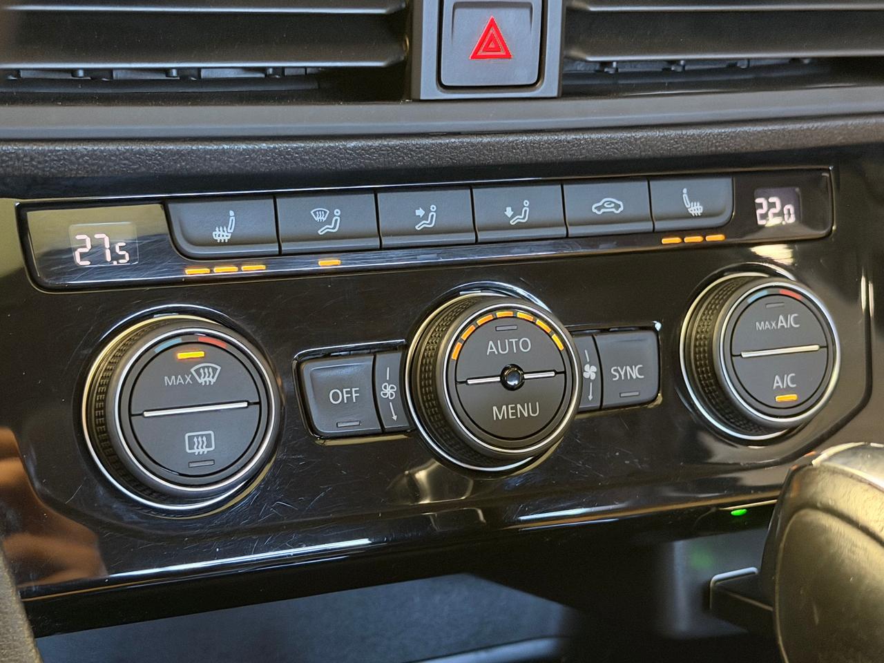 2019 Volkswagen Jetta Highline+Sunroof+New Tires+CLEAN CARFAX++ Photo108