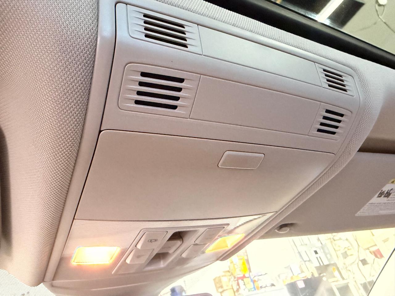 2019 Volkswagen Jetta Highline+Sunroof+New Tires+CLEAN CARFAX++ Photo120