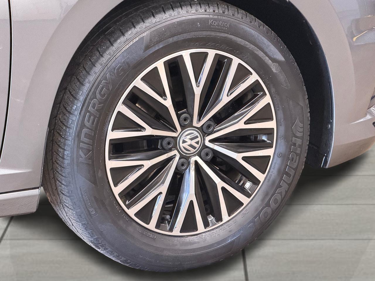 2019 Volkswagen Jetta Highline+Sunroof+New Tires+CLEAN CARFAX++ Photo129