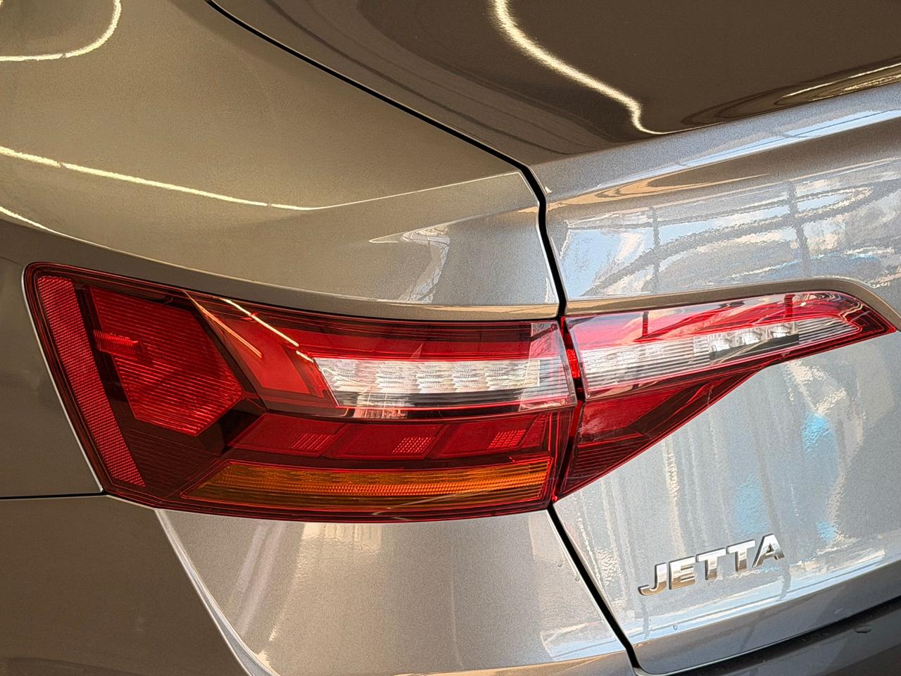 2019 Volkswagen Jetta Highline+Sunroof+New Tires+CLEAN CARFAX++ Photo64