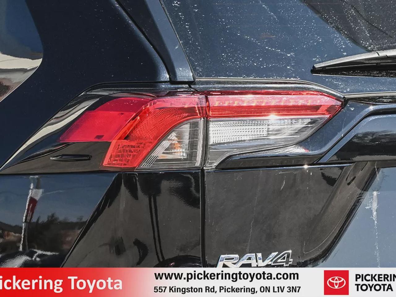 2022 Toyota RAV4 Hybrid SE Photo