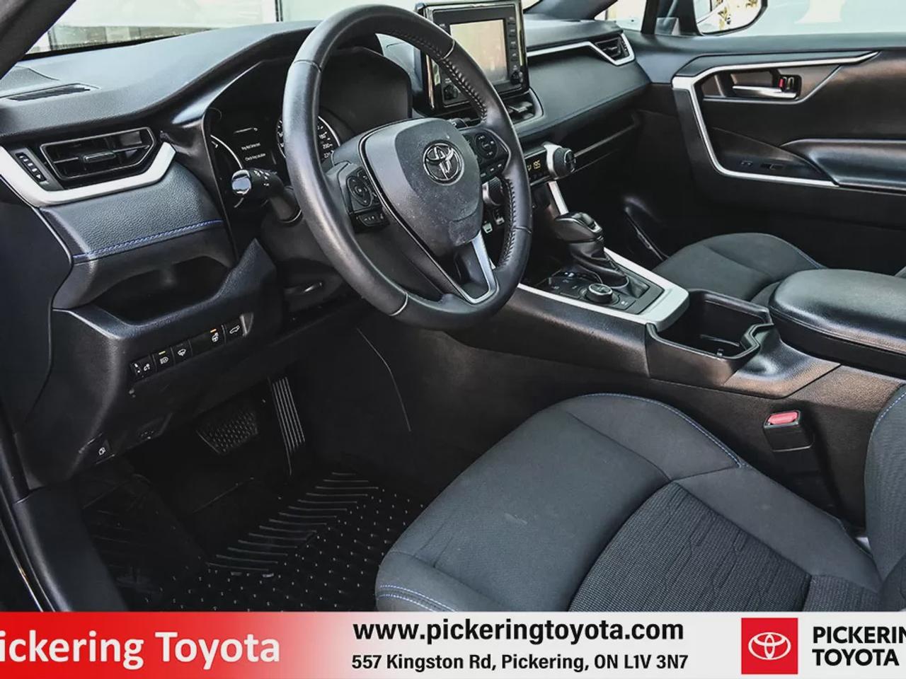 2022 Toyota RAV4 Hybrid SE Photo