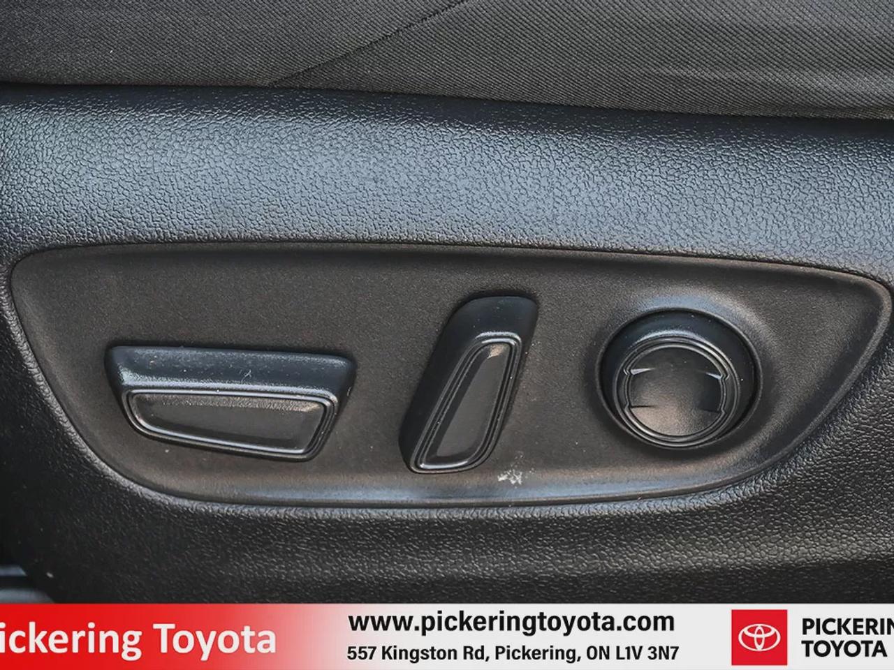 2022 Toyota RAV4 Hybrid SE Photo