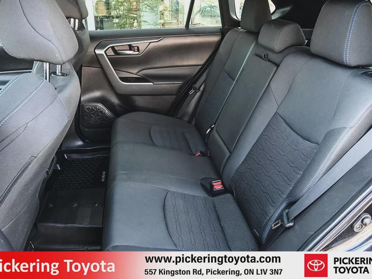 2022 Toyota RAV4 Hybrid SE Photo