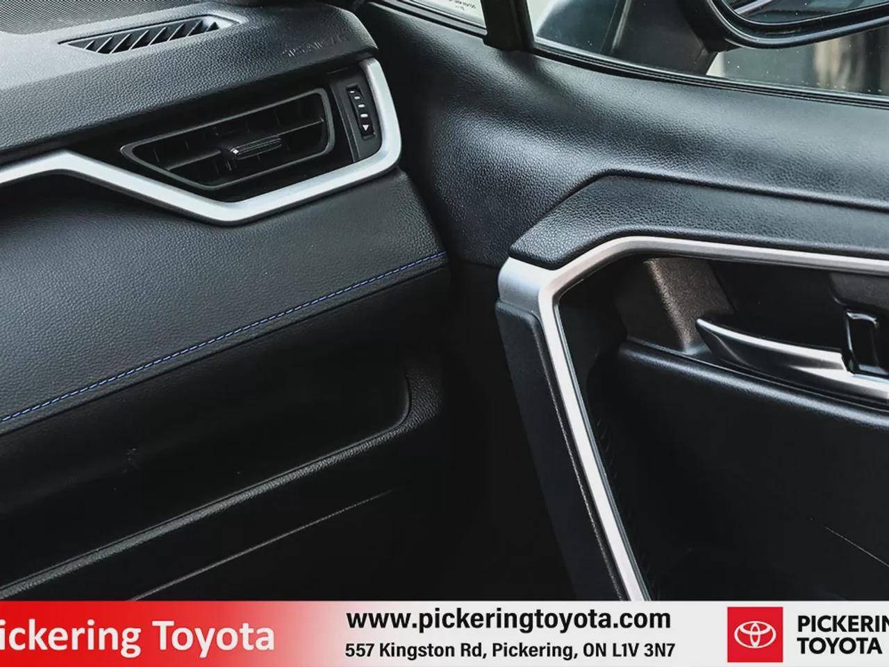 2022 Toyota RAV4 Hybrid SE Photo