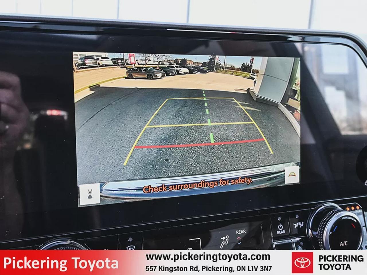 2024 Toyota Highlander Hybrid Limited Photo