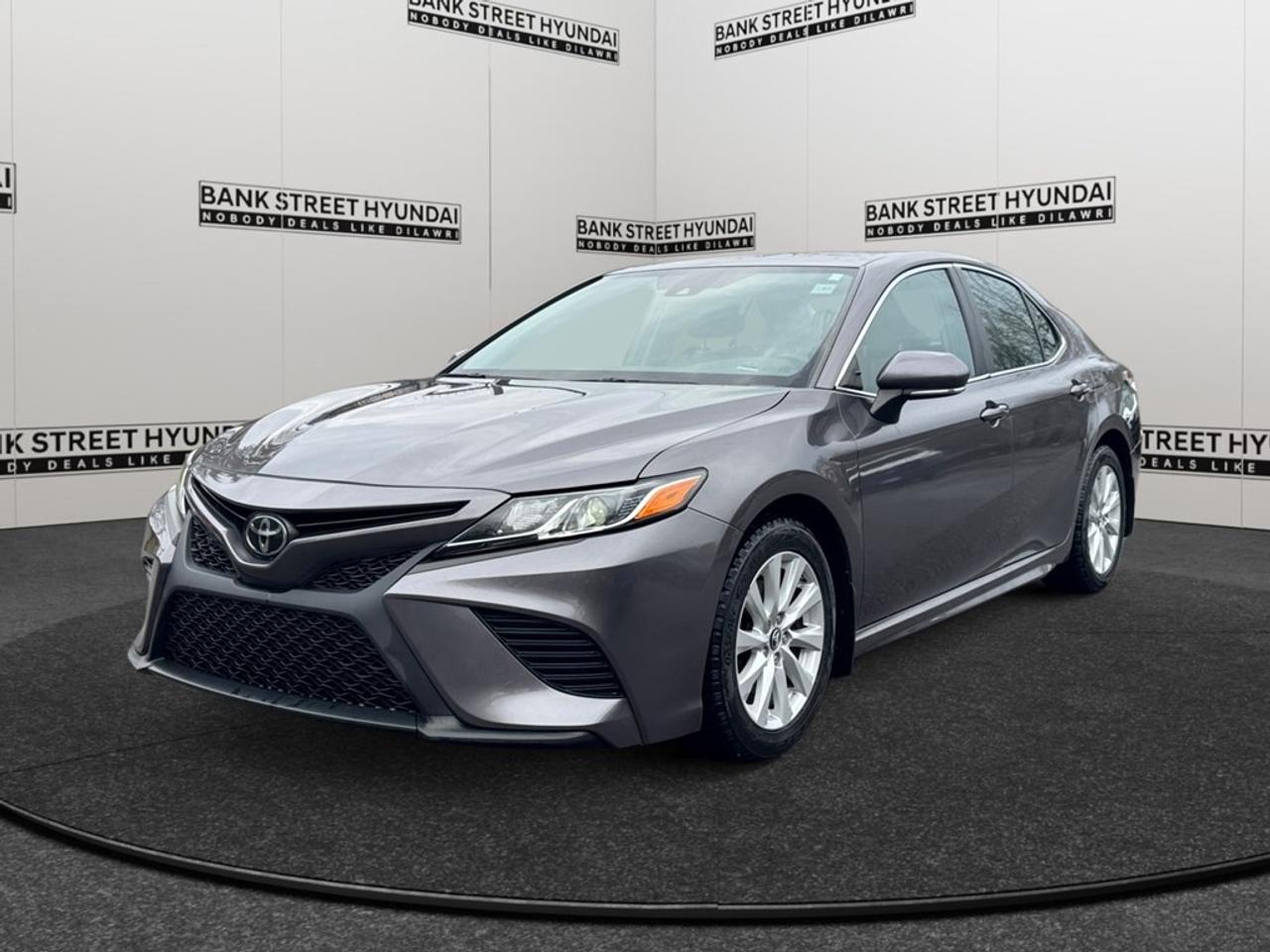 Used 2019 Toyota Camry SE Auto for sale in Ottawa, ON