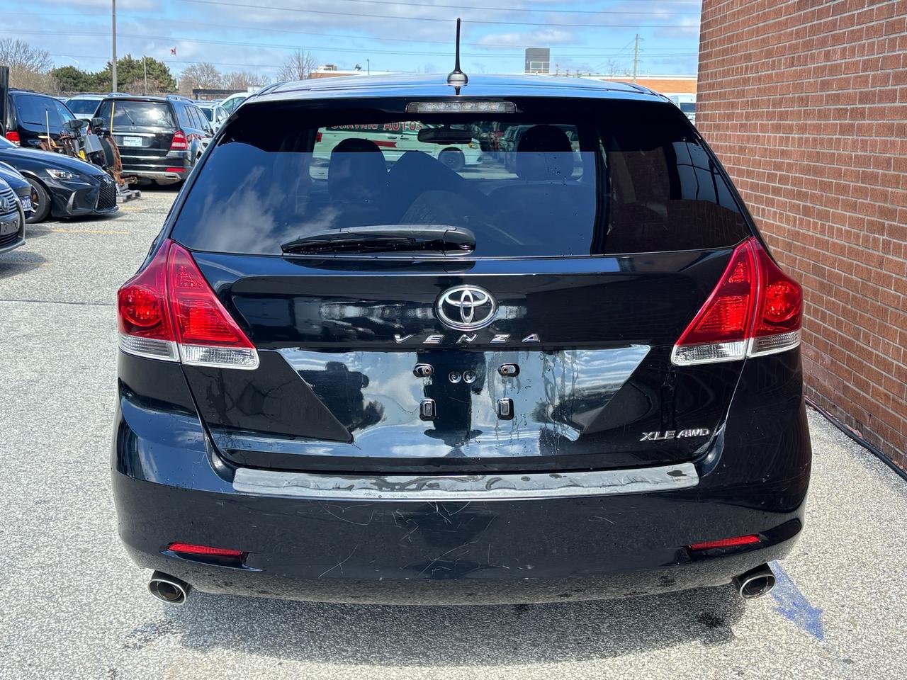 2015 Toyota Venza XLE V6 AWD Pano Roof Leather Photo4