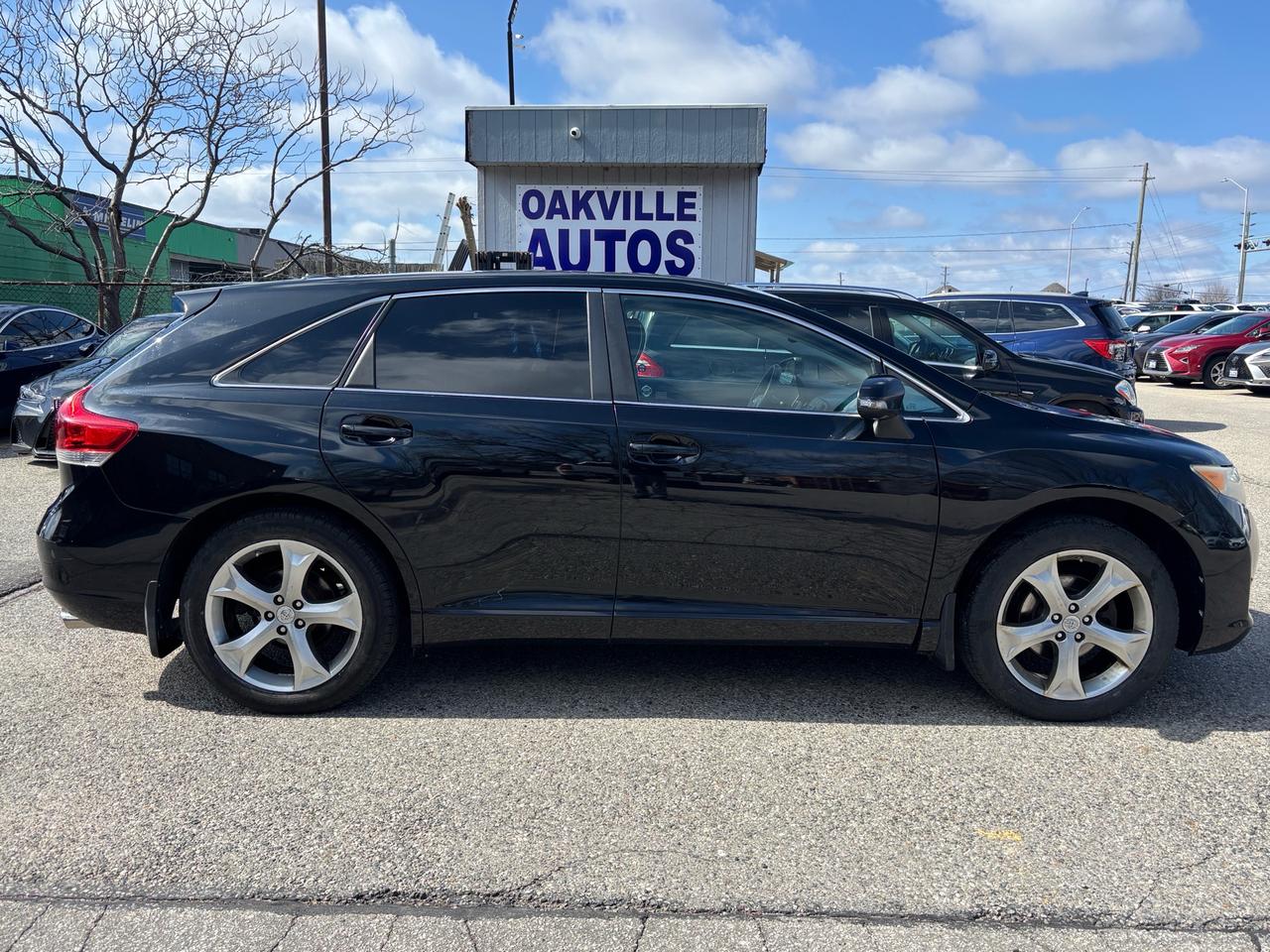 2015 Toyota Venza XLE V6 AWD Pano Roof Leather Photo
