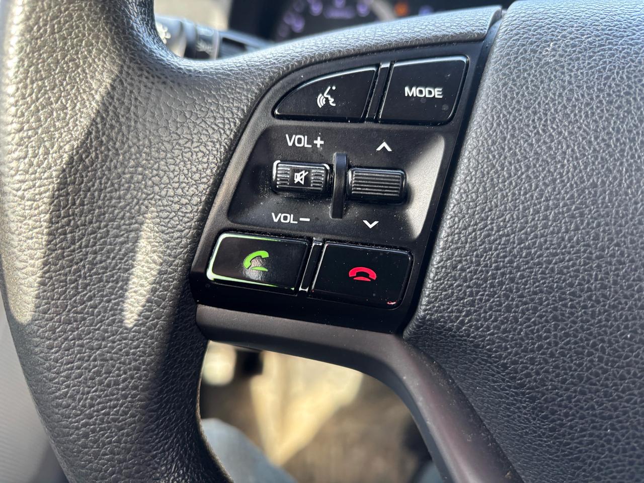 2017 Hyundai Tucson FWD 4DR 2.0L Photo