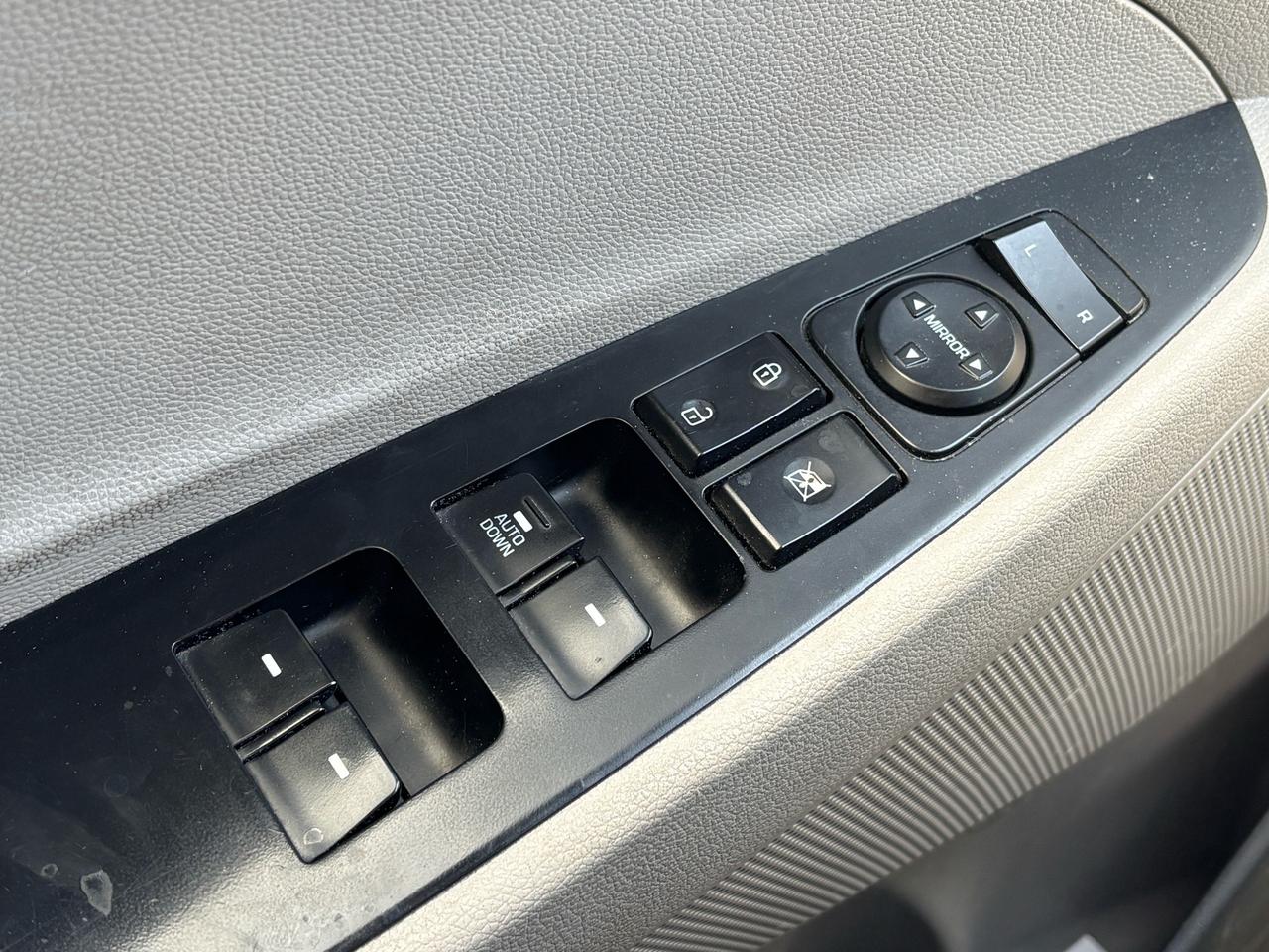 2017 Hyundai Tucson FWD 4DR 2.0L Photo