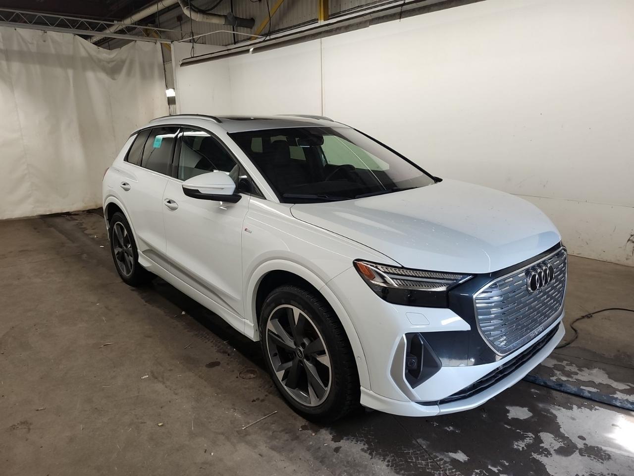 <p>One Owner Car -&nbsp;Special Financing&nbsp;Purchase&nbsp;Price: $34,888 / Cash Price: $36,888&nbsp; -&nbsp;***CALL FOR APPOINTMENT***</p><p>___________________________________________</p><p><span>** 100% CANADIAN VEHICLE ** Visit Our Website @ EliteLuxuryMotors.ca *&nbsp;</span></p><p>___________________________________________</p><p><span>Please note:&nbsp;&nbsp;Approximately 30% of our inventory&nbsp;is stored at our secondary lot. Kindly book an appointment to ensure the vehicle youre interested in is available for viewing.&nbsp;</span><span>Call us today at (905) 639-8187</span><span>.&nbsp; Thank you.</span><br></p><p>___________________________________________</p><p>High Value Options</p><p>Blind Spot Monitor<br>Rain Sensor Windshield<br>Reverse Camera<br>Power Liftgate<br>Cruise Control<br>Power Steering<br>Rear A/C<br>Rear Defrost<br>Radio Equipment: AM/FM<br>HD Radio<br>Satellite Radio<br>Vocal Assist Telematics<br>Navigation System<br>Power Windows<br>Power Locks<br>Power Mirrors<br>Traction Control<br>Parking Distance Control<br>Power Seats: Driver And Passenger<br>Heated Seats: Front Only<br>Roof Type: Sunroof/Moonroof<br>ABS<br>SPOILER<br>CARGO COVER<br>Drive Train - All Wheel<br></p><p><ignite-typography-6x-36y-2z></ignite-typography-6x-36y-2z><span>___________________________________________</span></p><p>FINANCING - Financing is available! Bad Credit? No Credit? Bankrupt? Well help you rebuild your credit! Low finance rates are available! (Based on Credit rating and On Approved Credit) We also have financing options available starting at @7.99% O.A.C All credits are approved, bad, Good, and New!!! Credit applications are available on our website. Approvals are done very quickly.&nbsp;&nbsp;Finance Fee may apply</p><p><span>___________________________________________</span></p><p><span>PRICE - We know the price is important to you which is why our vehicles are priced to put a smile on your face. Prices are plus HST and licensing. Free CarFax Canada with every vehicle!</span></p><p><span><span id=jodit-selection_marker_1775689452622_06377083158964514 data-jodit-selection_marker=start style=line-height: 0; display: none;></span>___________________________________________</span><br></p><p><span>CERTIFICATION PACKAGE - A certification package can be purchased for only $699, if not Certified then as per OMVIC Regulations the vehicle is deemed to be not drivable, and not certified</span></p><p><span><span>___________________________________________</span><br></span></p><p><span>WARRANTY - Here at Elite Luxury Motors, we offer extended warranties for any make, model, year, or mileage. from 3 months to 4 years in length. Coverage ranges from powertrain (engine, transmission, differential) to Comprehensive warranties that include many other components. We have chosen to partner with Lubrico Warranty, the longest-serving warranty provider in Canada. All warranties are fully insured and every warranty over two years in length comes with the If you don t use it, you won t lose its guarantee. We have also chosen to help our customers protect their financed purchases by making Assureway Gap coverage available at a great price. At Elite Luxury, we are always easy to talk to and can help you choose the coverage that best fits your needs.&nbsp;</span></p><p><span><span>___________________________________________</span><br></span></p><p><span>TRADE - Got a vehicle to trade? We take any year and model! Drive it in and have our professional appraiser look at it!</span></p><p><span>___________________________________________</span><br></p><p><span>NEW VEHICLES DAILY COME VISIT US AT 547 PLAINS ROAD EAST IN BURLINGTON ONTARIO AND TAKE ADVANTAGE OF TOP-QUALITY PRE-OWNED VEHICLES. WE ARE ONTARIO REGISTERED DEALERS BUY WITH CONFIDENCE **</span></p><p><span><span>___________________________________________</span><br></span></p><p><span>If you have questions about us or any of our vehicles or if you would like to schedule a test drive, feel free to stop by, give us a call, or contact us online. We look forward to seeing you soon&nbsp;</span></p><p><span><span>___________________________________________</span><br></span></p><p><span>Please make an appointment before visiting us! Call US today! ( 905 ) 639 - 8187&nbsp;</span></p><p><span><span>___________________________________________</span></span></p><p><span>WE ARE LOCATED AT</span></p><p><span>547 Plains Rd E, Burlington, ON L7T 2E</span></p>