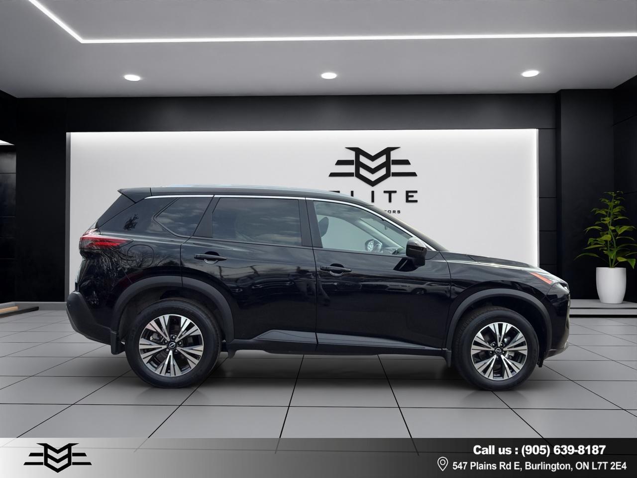 2023 Nissan Rogue SV MOONROOF AWD - LOW LOW KMS !!! Photo