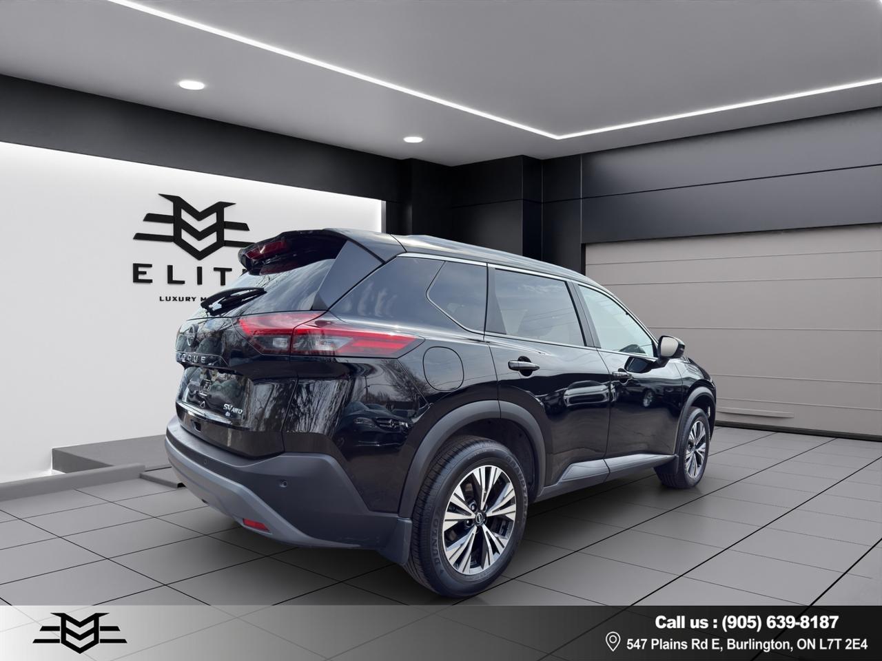 2023 Nissan Rogue SV MOONROOF AWD - LOW LOW KMS !!! Photo
