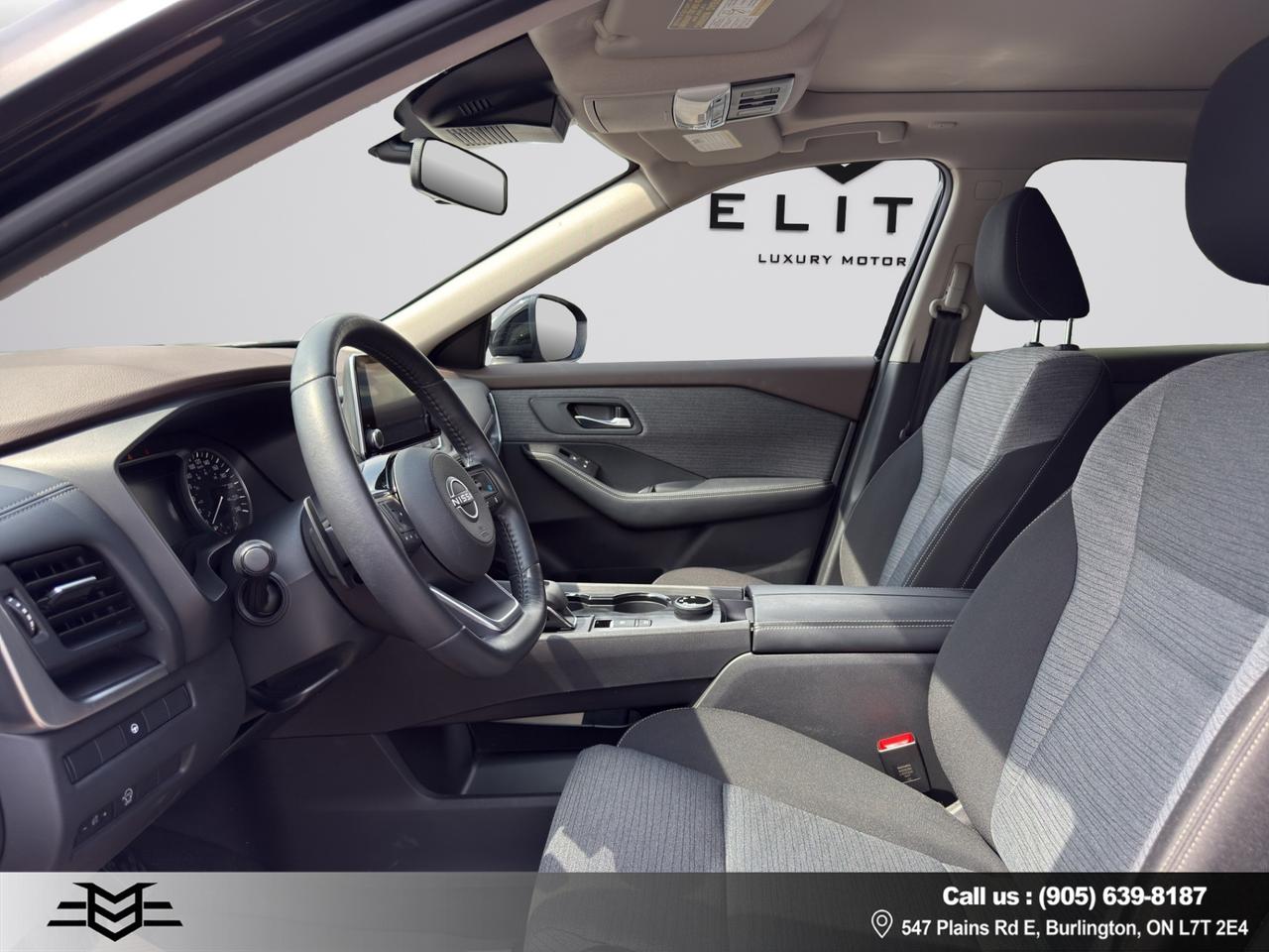 2023 Nissan Rogue SV MOONROOF AWD - LOW LOW KMS !!! Photo