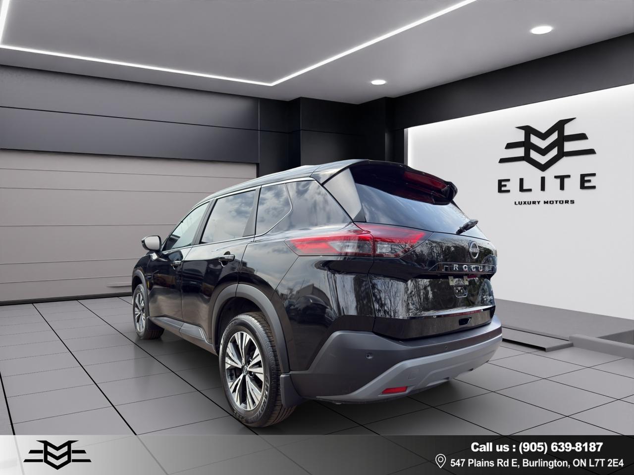 2023 Nissan Rogue SV MOONROOF AWD - LOW LOW KMS !!! Photo