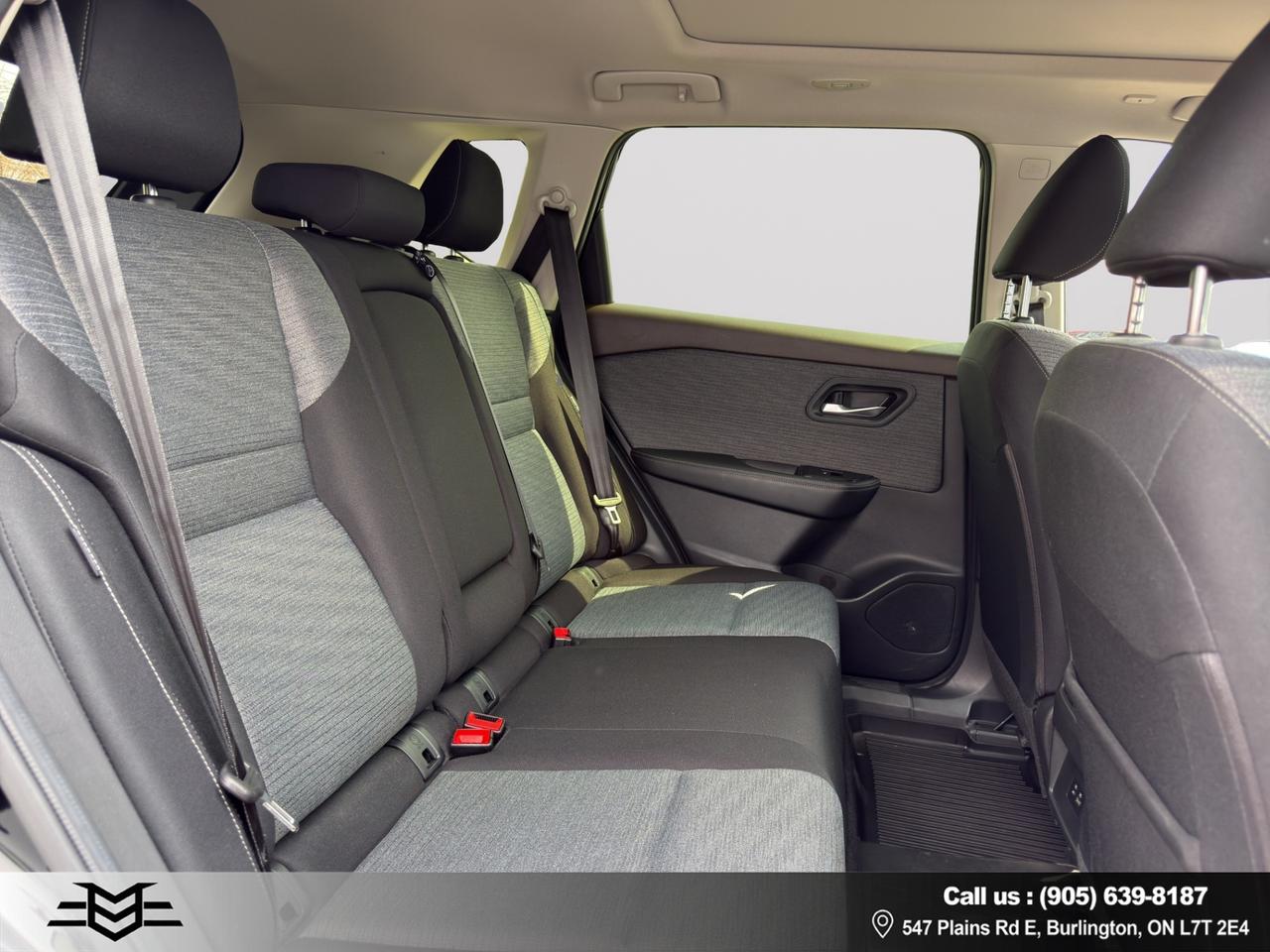 2023 Nissan Rogue SV MOONROOF AWD - LOW LOW KMS !!! Photo