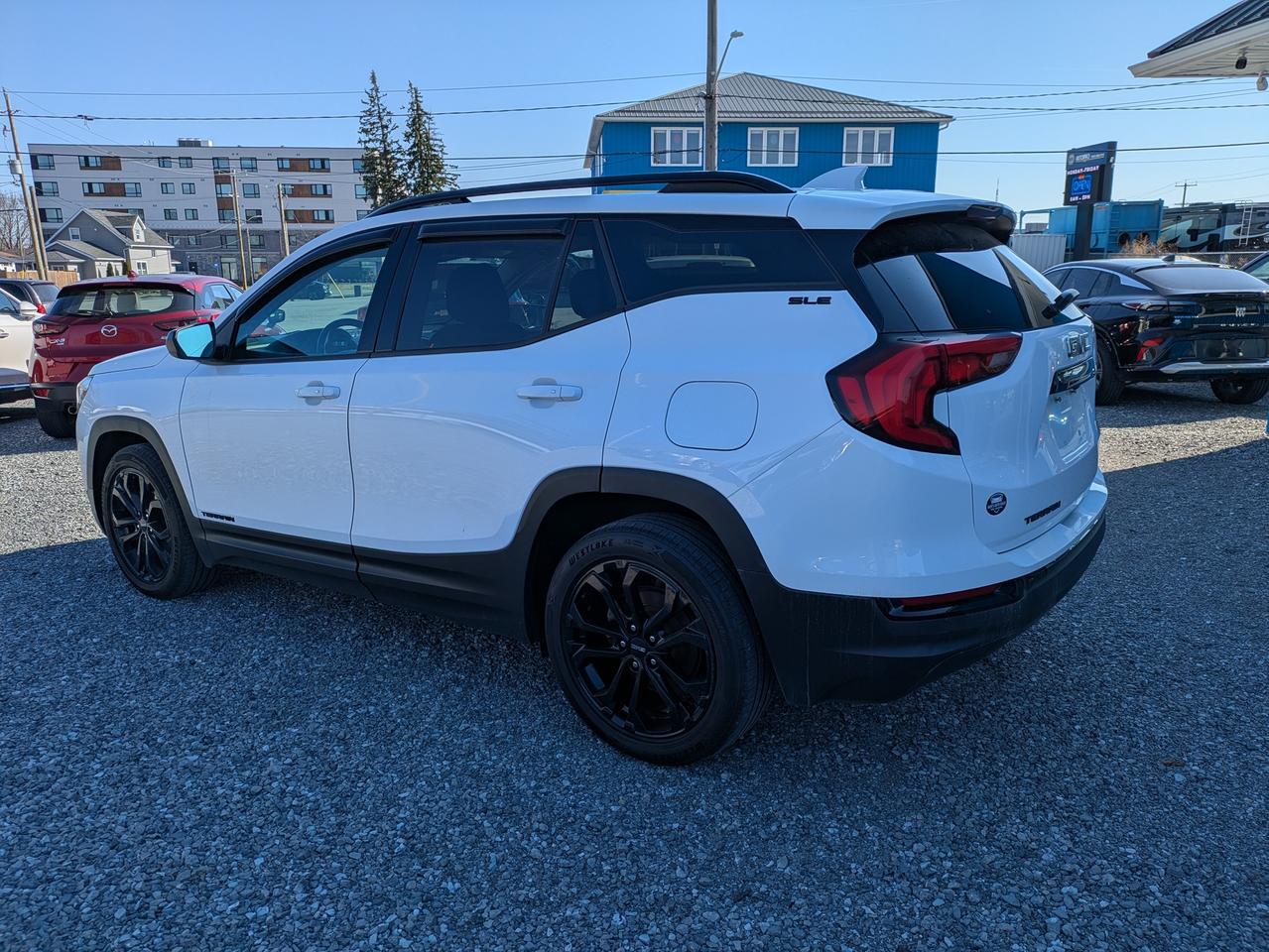 2019 GMC Terrain FWD 4DR SLE Photo2