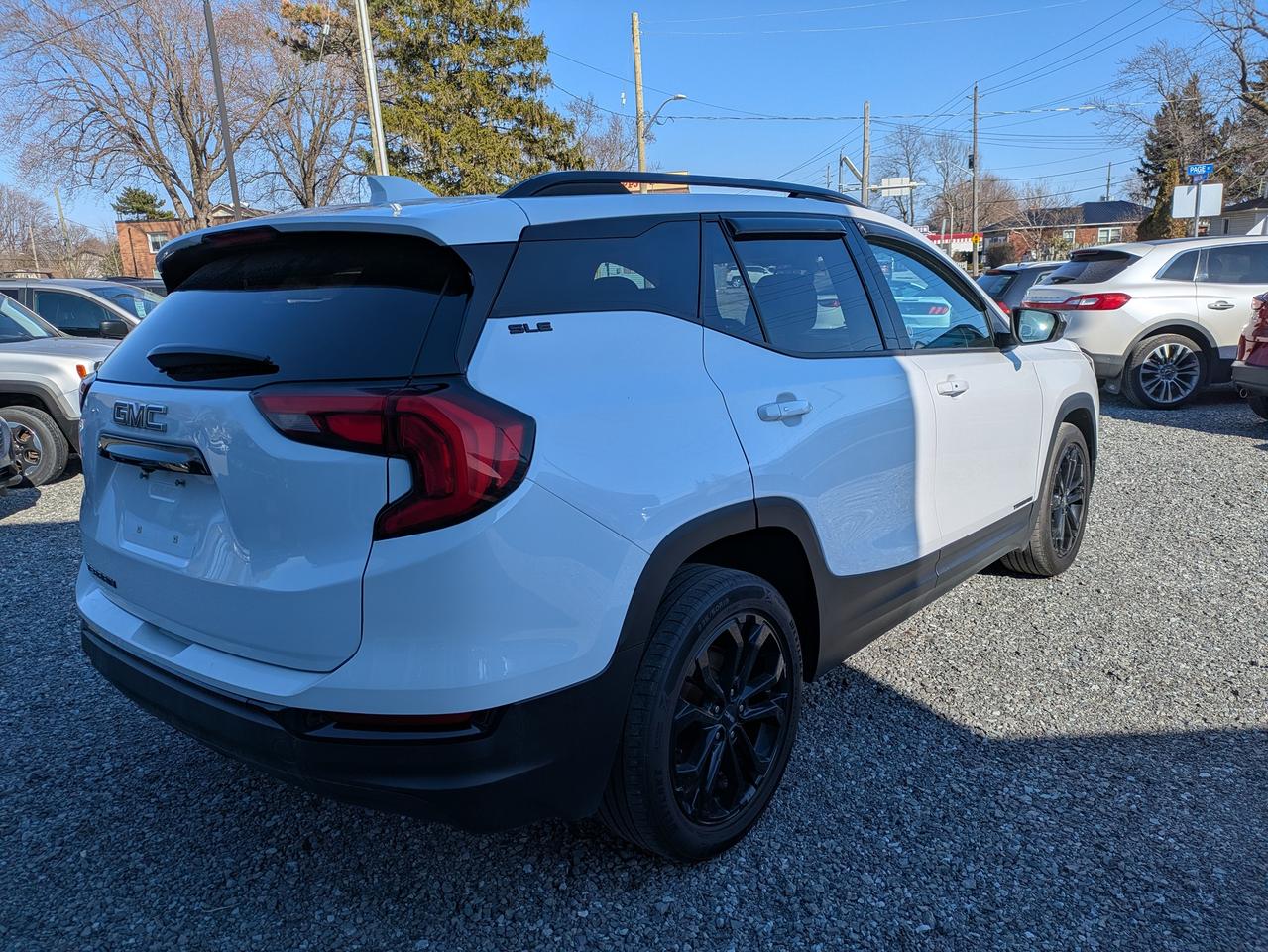 2019 GMC Terrain FWD 4DR SLE Photo4