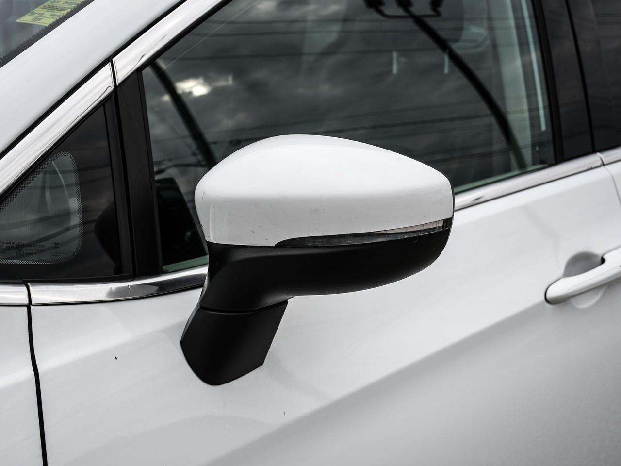 2023 Chrysler Pacifica Touring L FWD Photo