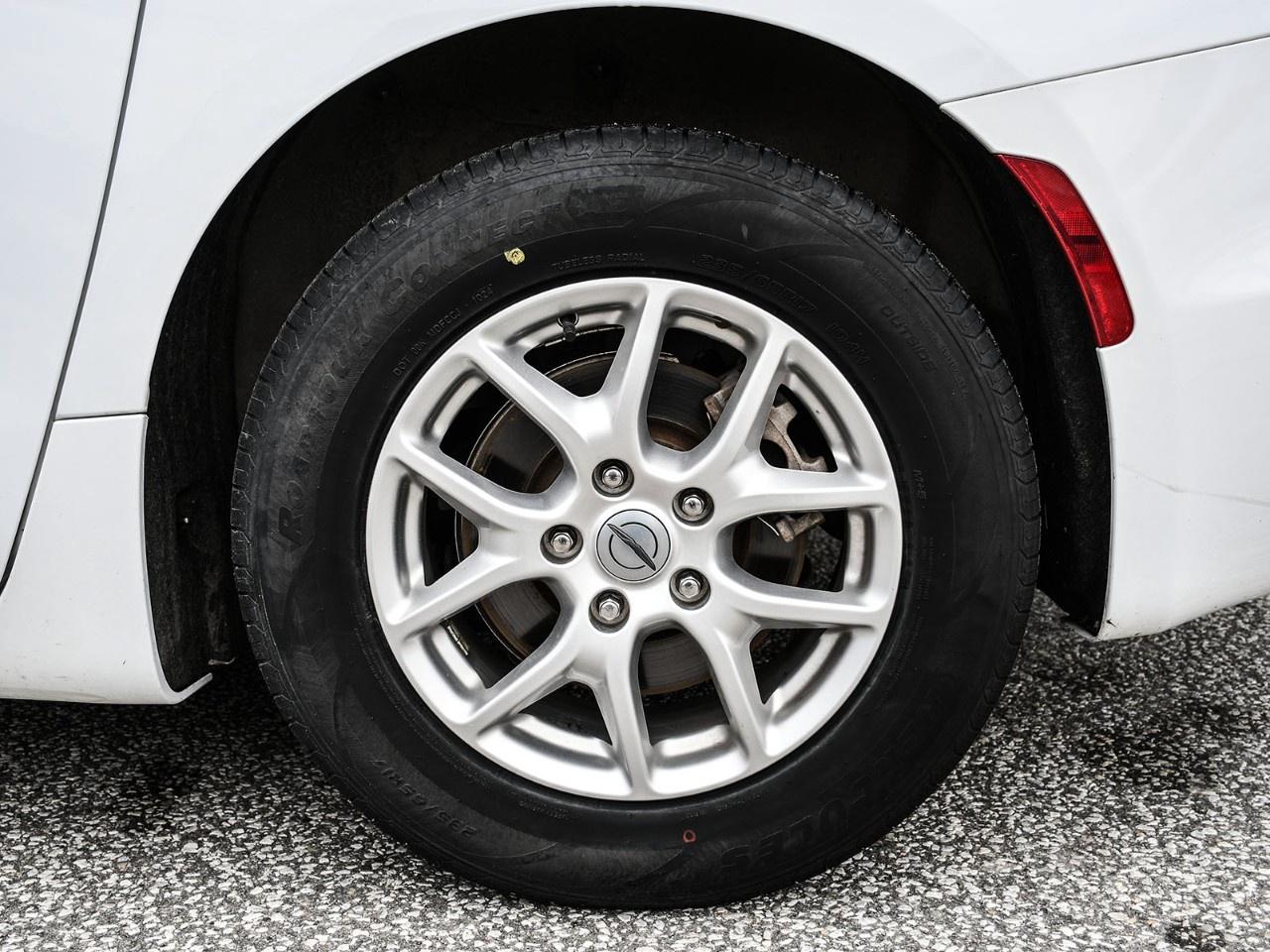 2023 Chrysler Pacifica Touring L FWD Photo