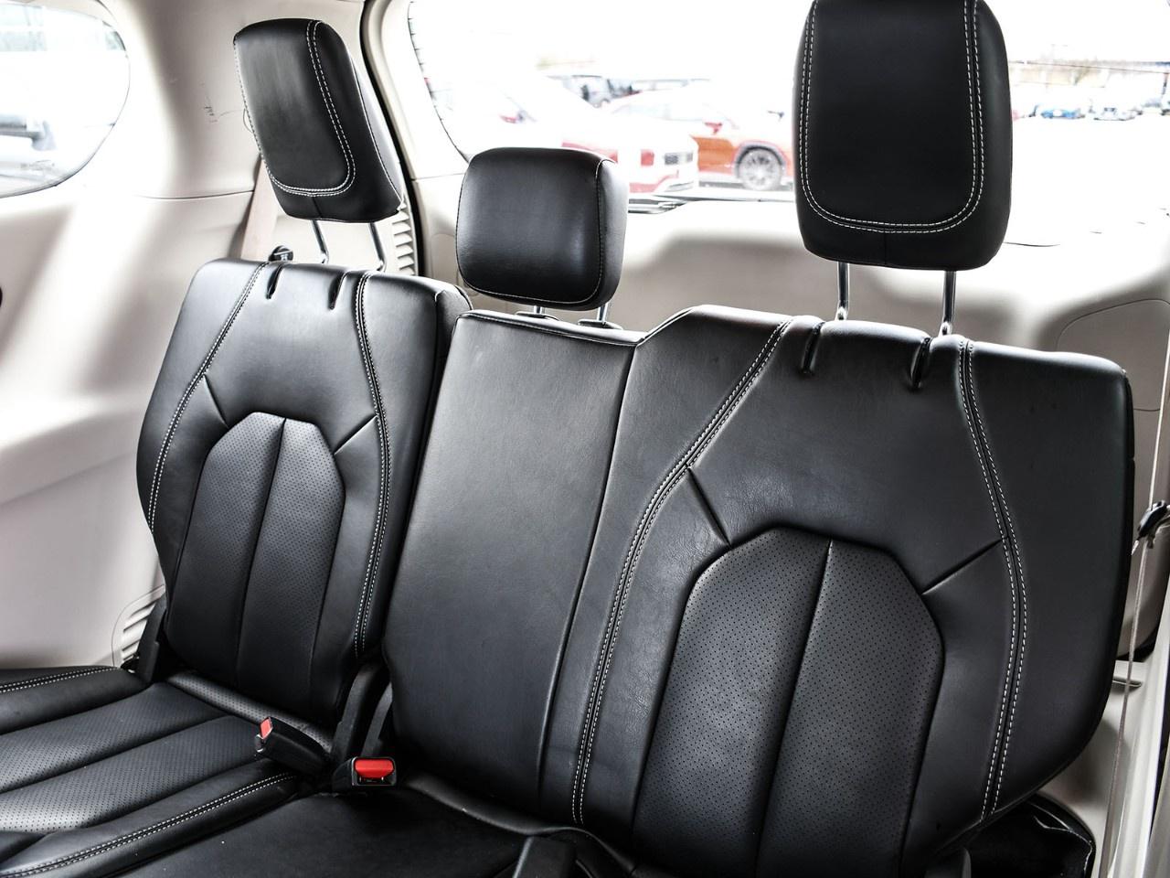 2023 Chrysler Pacifica Touring L FWD Photo