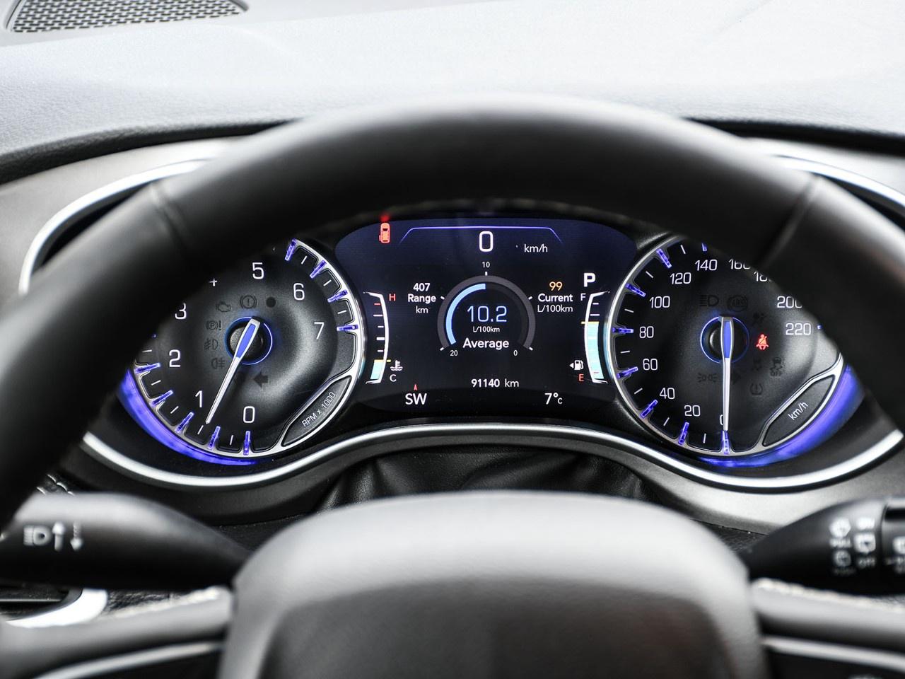 2023 Chrysler Pacifica Touring L FWD Photo