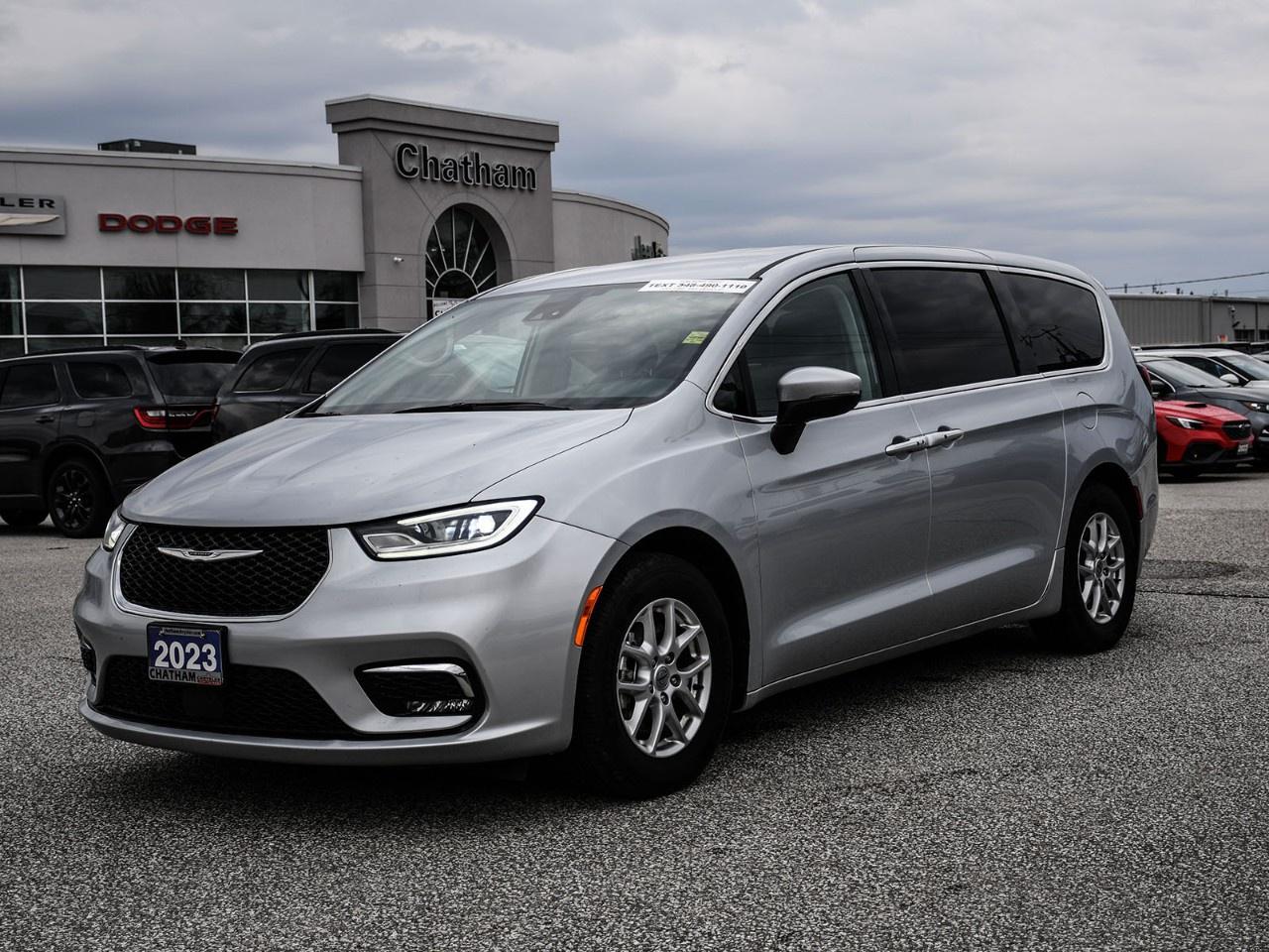 2023 Chrysler Pacifica Touring L FWD Photo0