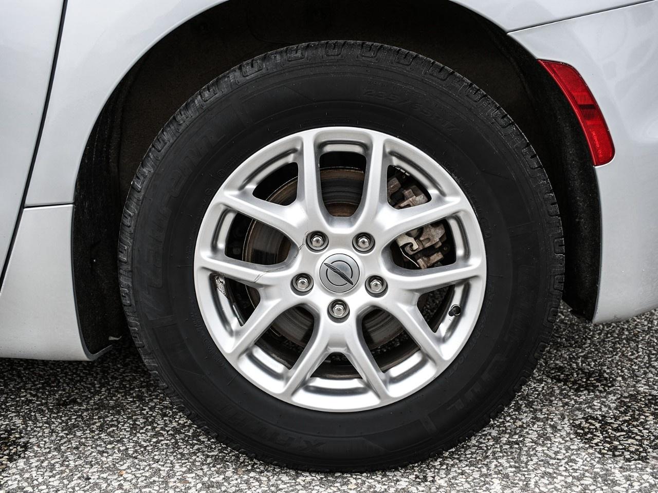2023 Chrysler Pacifica Touring L FWD Photo