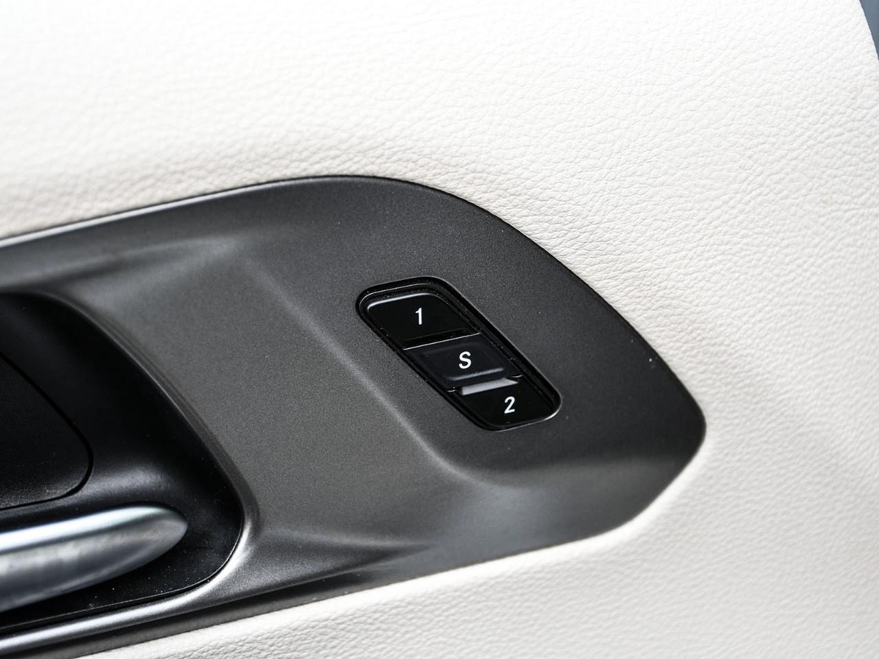 2023 Chrysler Pacifica Touring L FWD Photo
