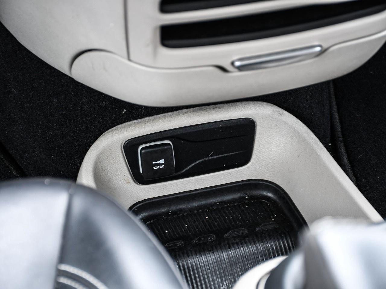 2023 Chrysler Pacifica Touring L FWD Photo