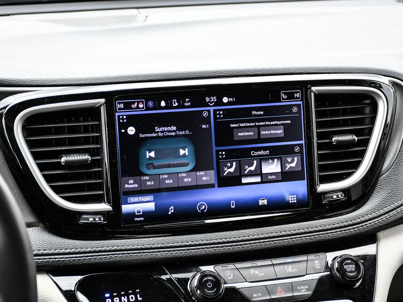 2023 Chrysler Pacifica Touring L FWD Photo