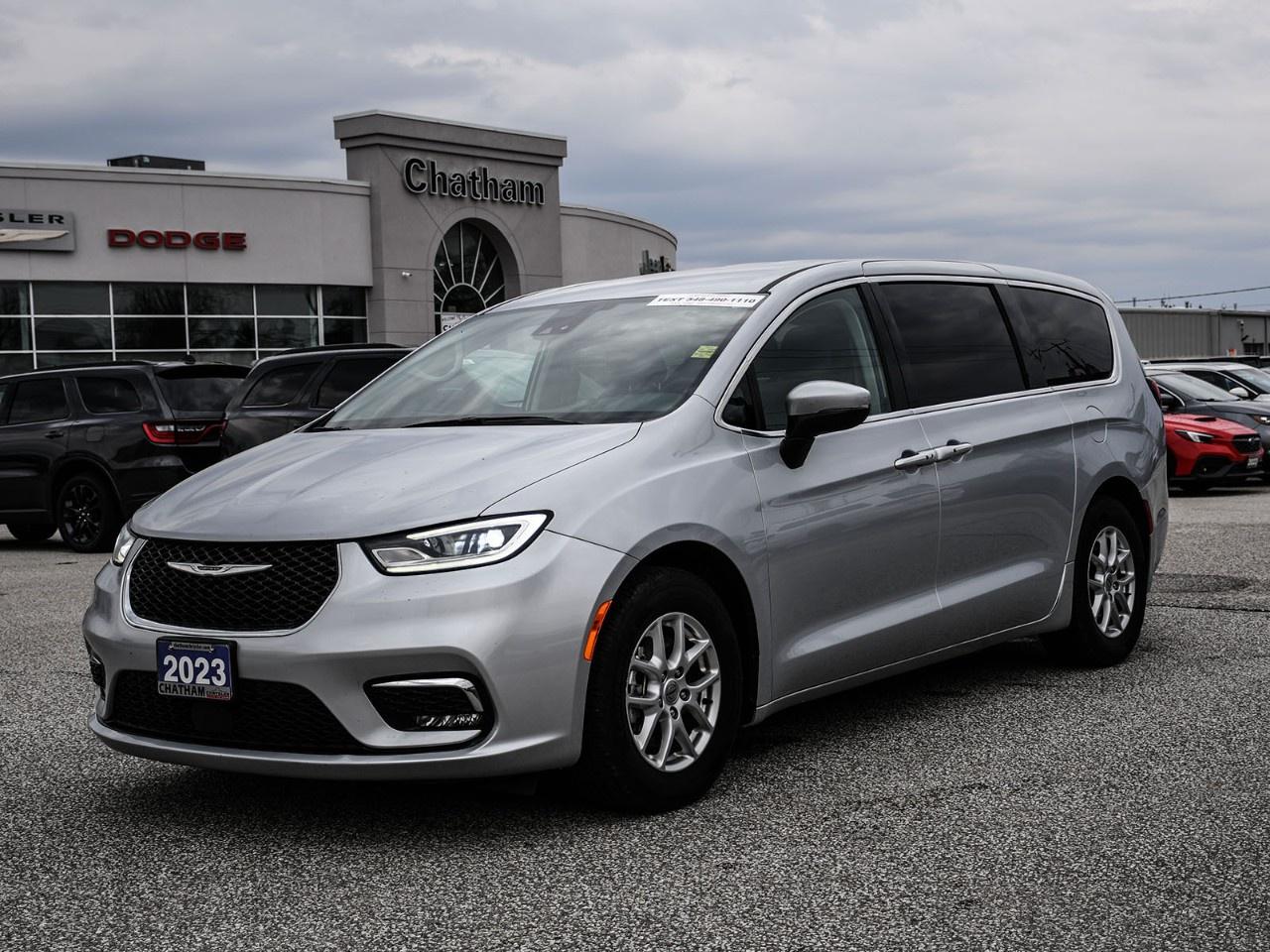 2023 Chrysler Pacifica Touring L FWD Photo